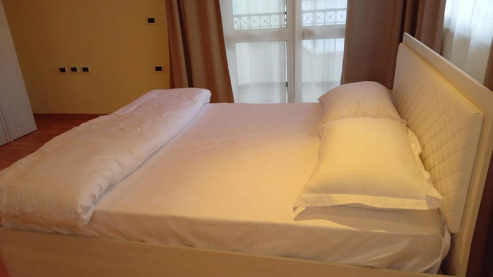 Mandarine Hostel Tirana