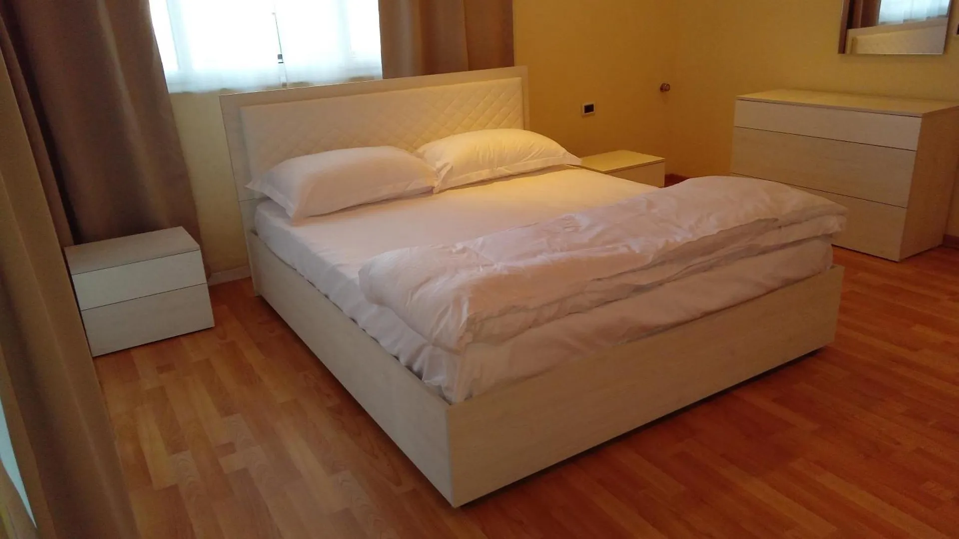 Mandarine Hostel Tirana