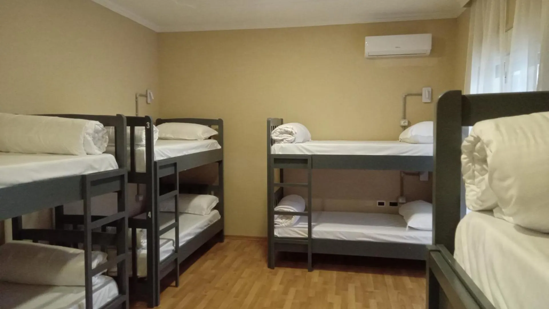 Mandarine Hostel Tirana 0*,