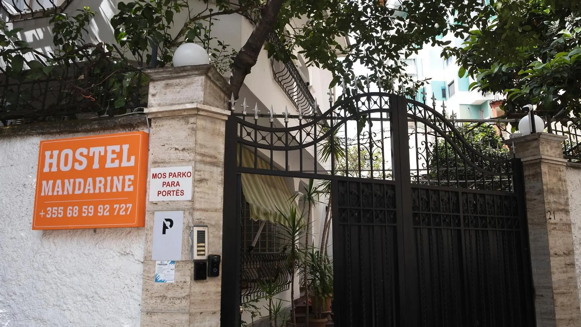 Mandarine Hostel Tirana Albania