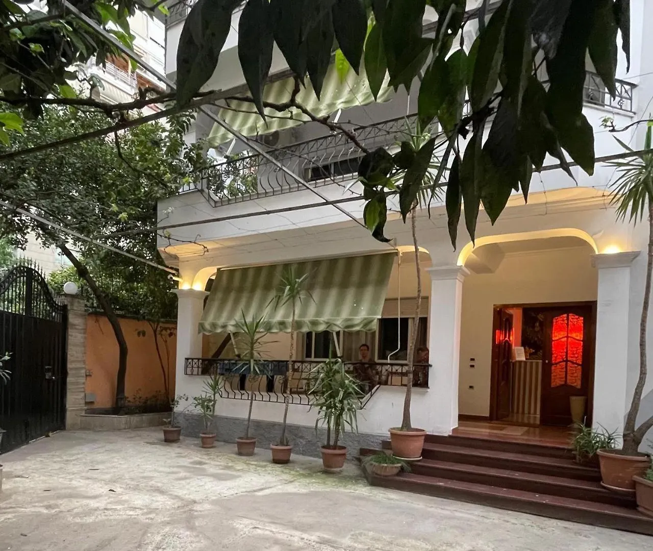 Mandarine Hostel Tirana