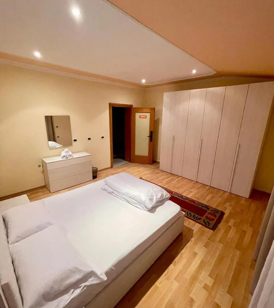 Mandarine Hostel Tirana