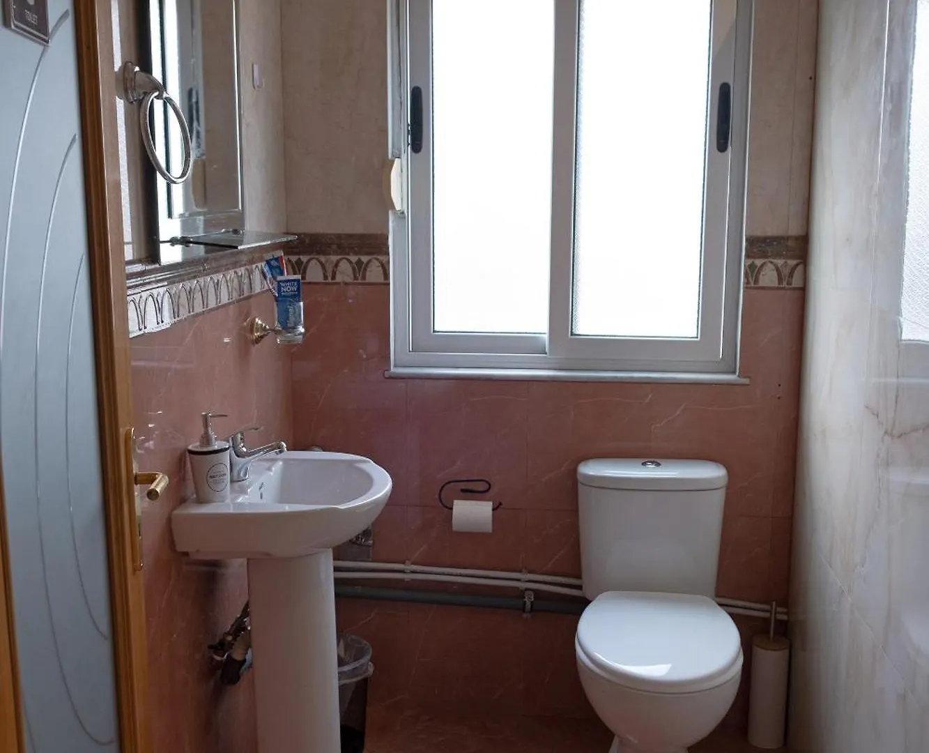 Mandarine Hostel Tirana Albania