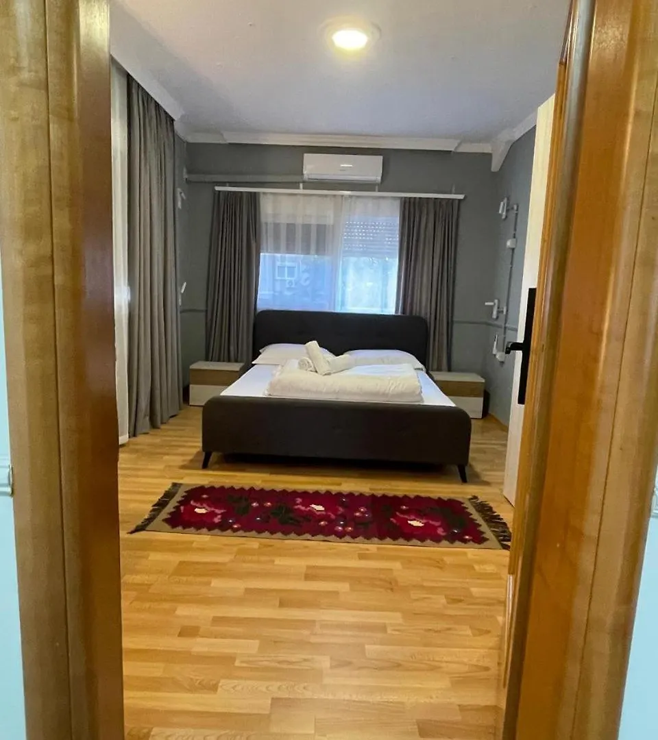 Mandarine Hostel Tirana Albania